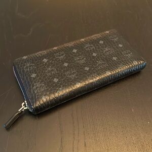 MCM Zip Around in Visetos Black